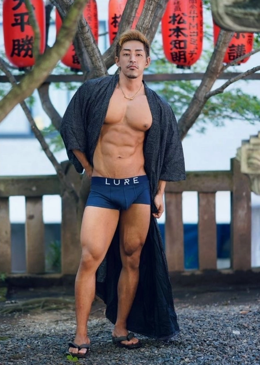 Lure: Navy Boxer