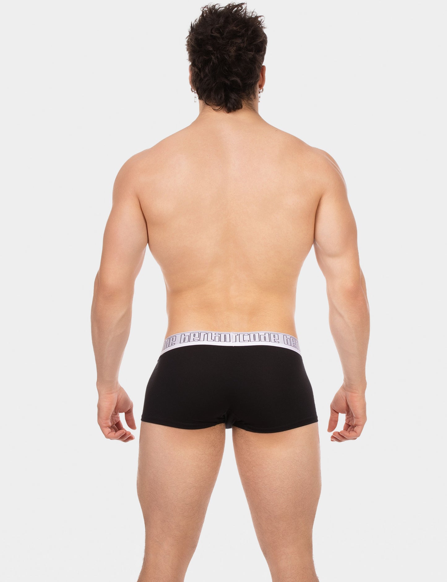 Barcode Berlin: Boxer Revaz Black